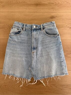 Zara Light Blue Denim Mini Skirt with Frayed Hem